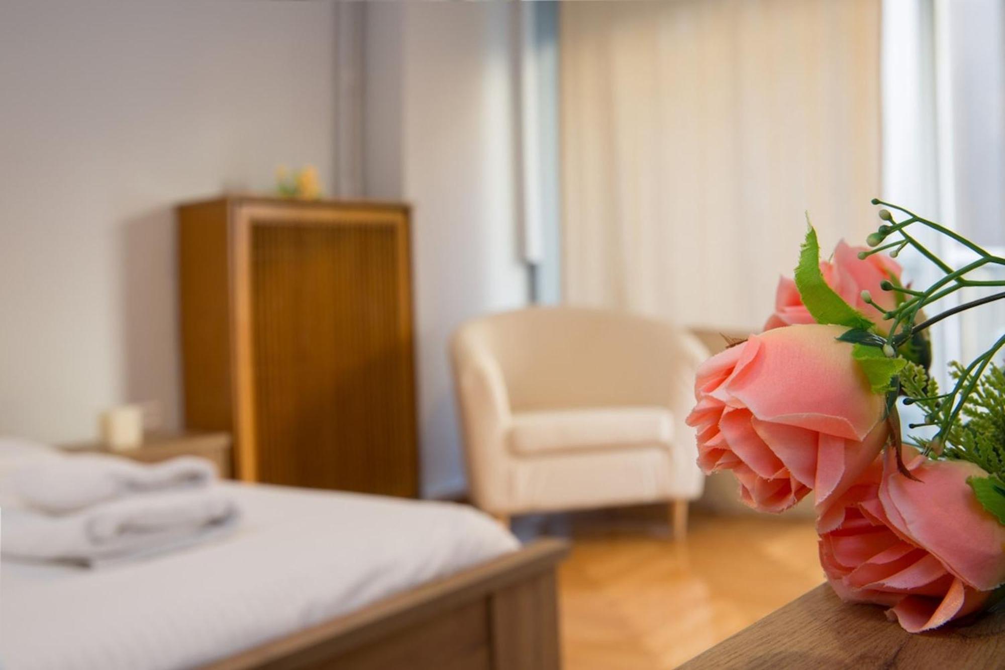 Athens' Classiest Neighborhood Renovated Apartment Atenas Exterior foto